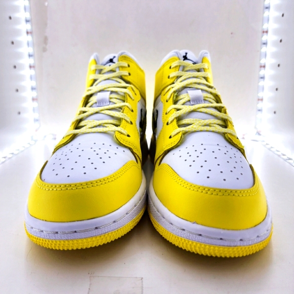 ❗️SOLD ❗️Air Jordan 1 MID | DYNAMIC YELLOW FLORAL (GS) - Picture 10 of 16